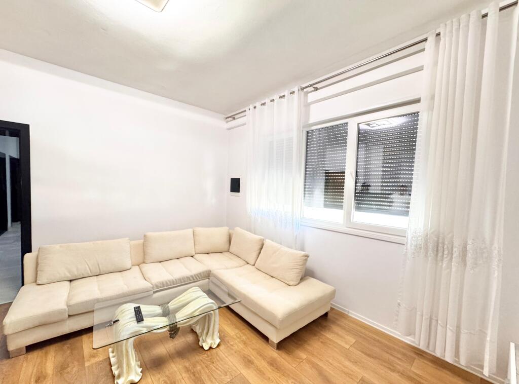 APARTAMENT ME QIRA 2+1+POST PARKIMI KINOSTUDIO