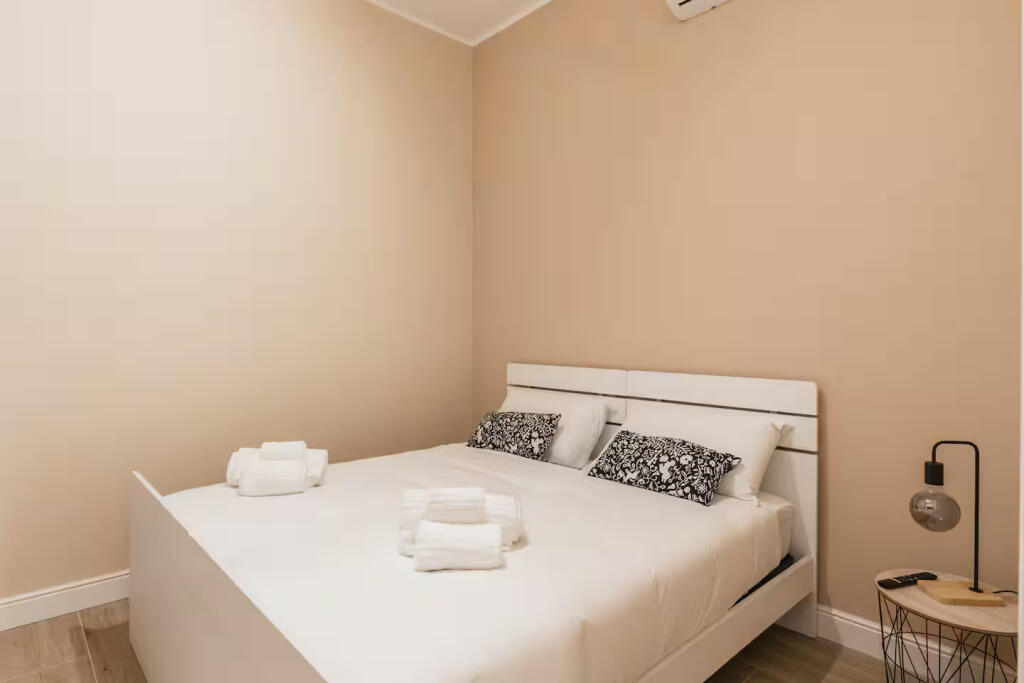 1+1 Apartment for Rent at Materniteti I Ri (ID B2101168) Tirana.