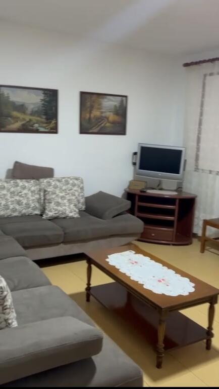 Apartament me qera 1+1 Xhamllik