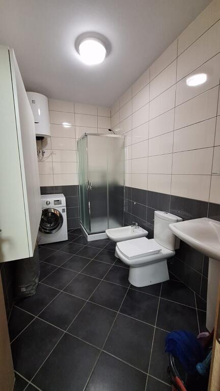 Me Qera: 2+1+2wc 📍Stacioni i Trenit - Gener 2 || Kt.3 || Ndërtuar në 2015 - S.110m²