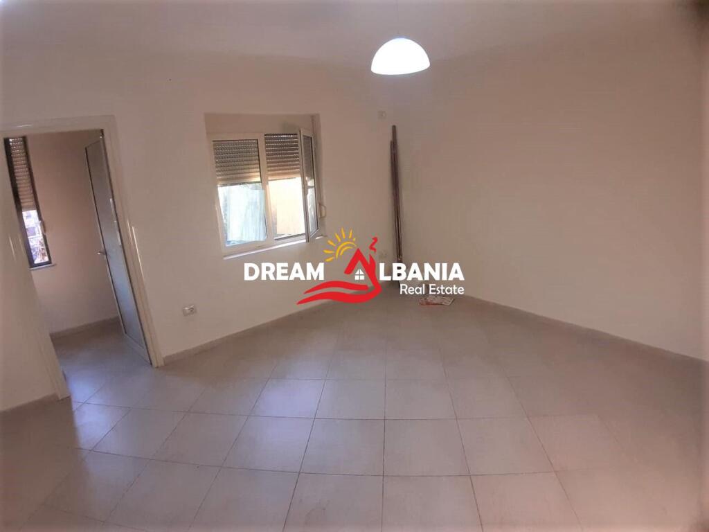 Appartamenti 1+1 in affitto in Via Fortuzi, vicino al Ministero della Giustizia a Tirana (ID 4219249)
