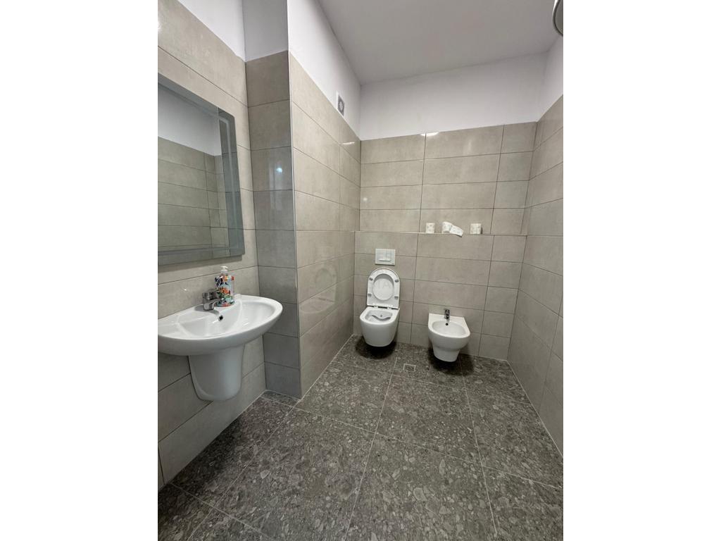Ambient biznesi për qira tek "Univers City"!
