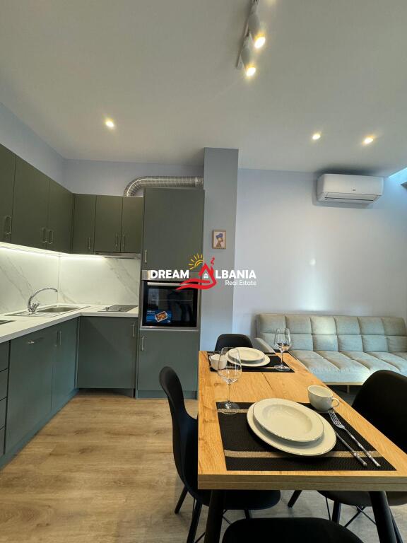 Apartament 1+1 me qera tek Bulevardi Zogu I prane Stacionit te Trenit ne Tirane (ID 42111410)