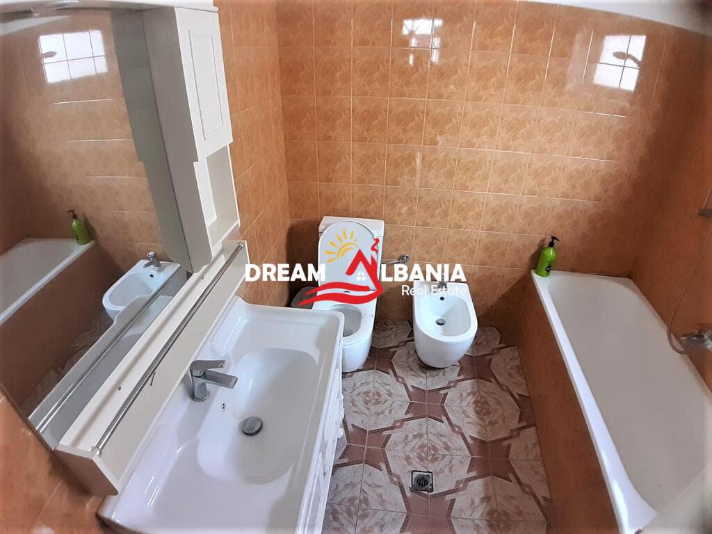 Apartament 2+1 me qera te Rruga e Kavajes prane Kishes Katolike ne Tirane (ID 42214310)