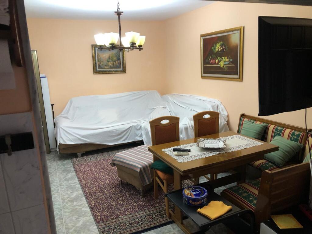 Apartament 2+1 me qira tek Shkolla e Kuqe