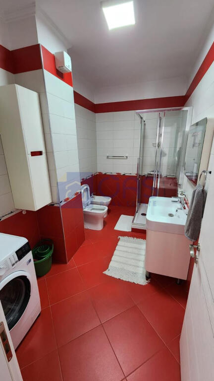 Appartamento 3+1 in affitto vicino al Lago, Tirana