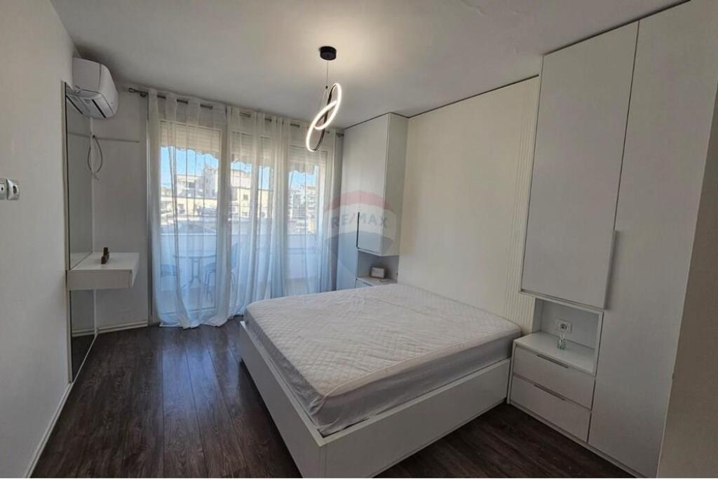 Apartament 1+1 për qira tek Pazari i Ri!