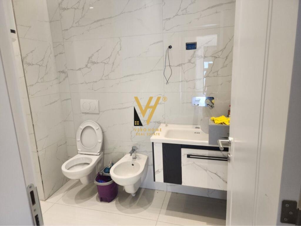JEPET ME QERA AMBIENT 92 M2 NË BULEVARDIN E RI 500 EURO