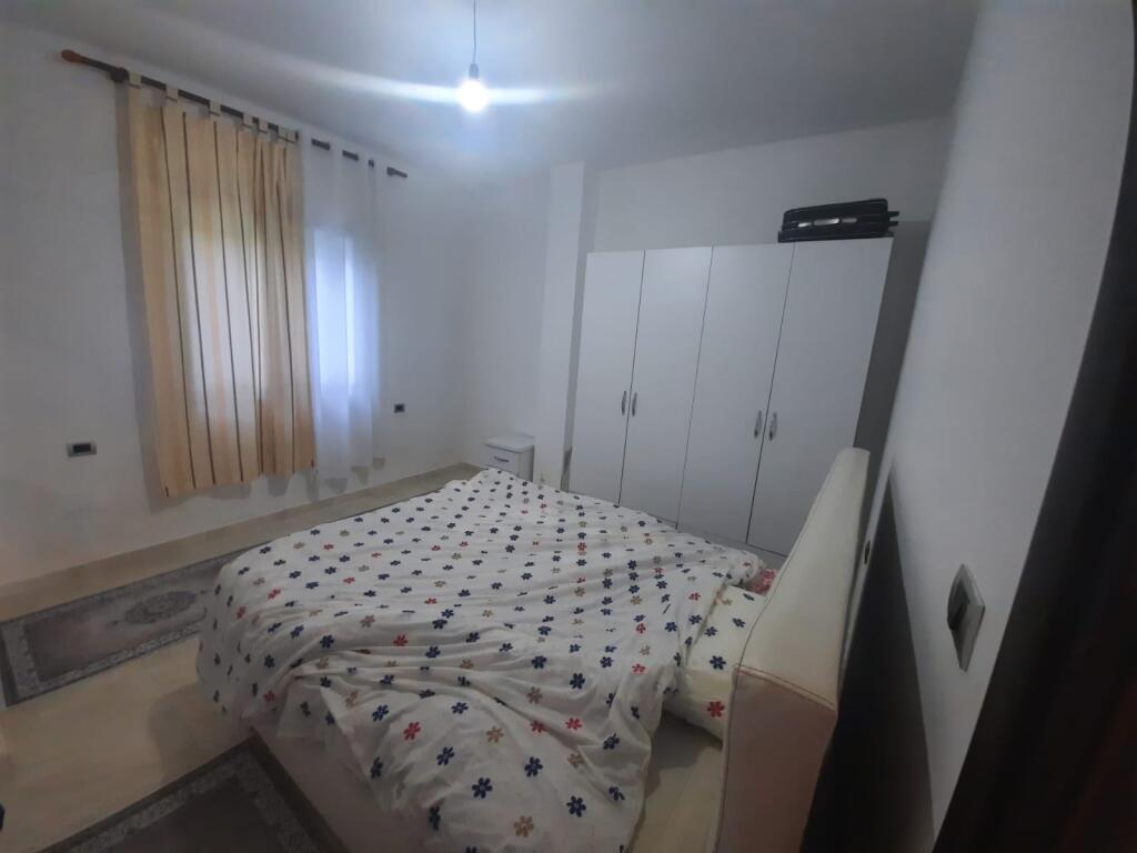 Shtëpi me qera 1+1