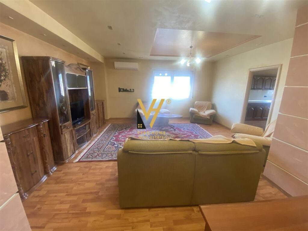 APARTAMENT 3+1+BLK ME QERA TE BRRYLI 800 EURO