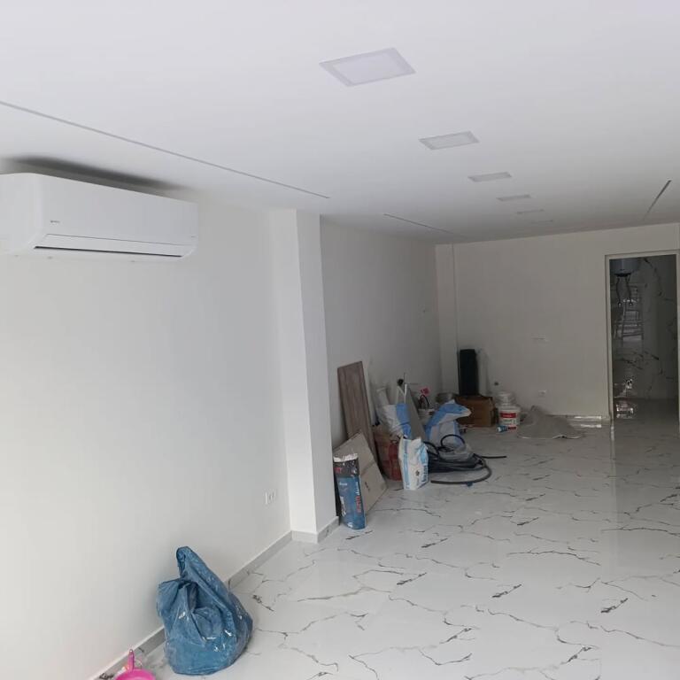 Ambient biznesi për qira, ish stacioni fundit i tr re