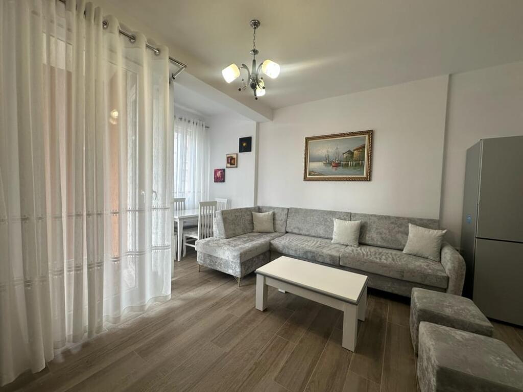 APPARTAMENTO 1+1+2 BALCONI IN AFFITTO 📍Rruga 5 Maji