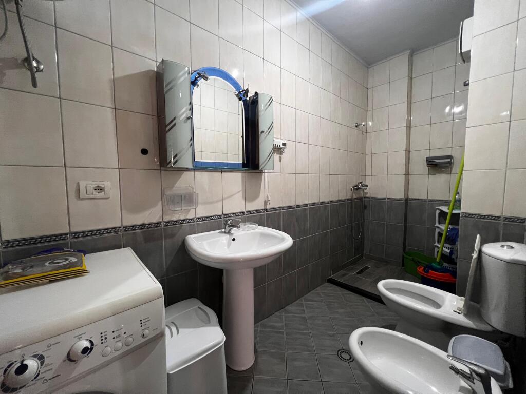 Qira, Apartament 1+1 me Ballkon, "Liqeni i Thatë", Tiranë.