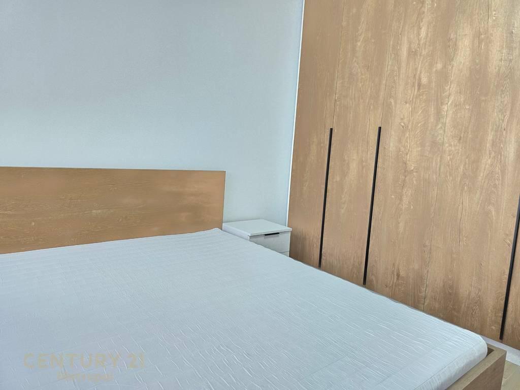🏡 Apartment 2+1+2 with Parking Space for Rent – Pazari i Ri, Tirana