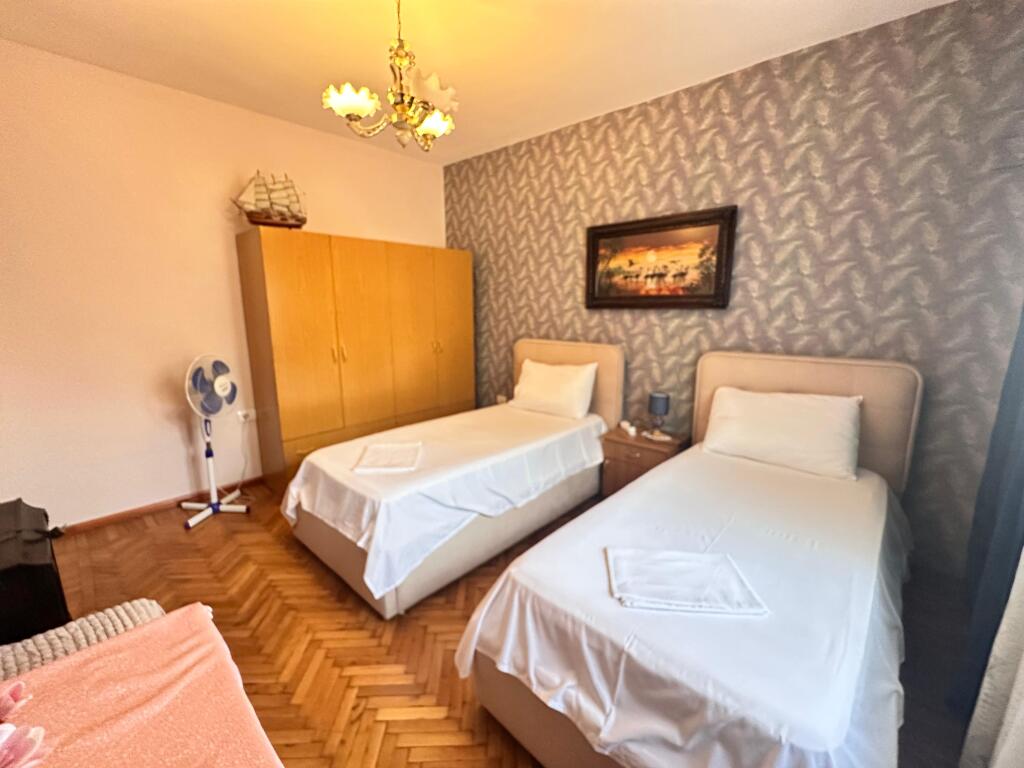 Apartament 1+1 për Shitje – Myslym Shyri (Përballë Vodafone)