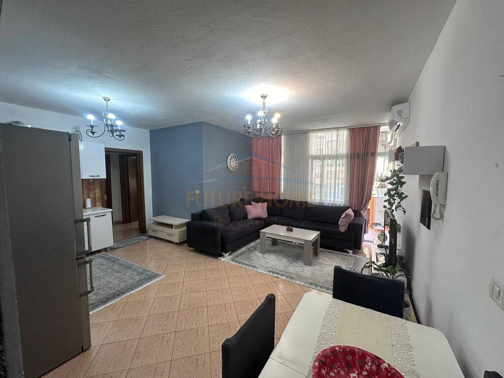 For sale Apartment 2+1+2, Paris Commune