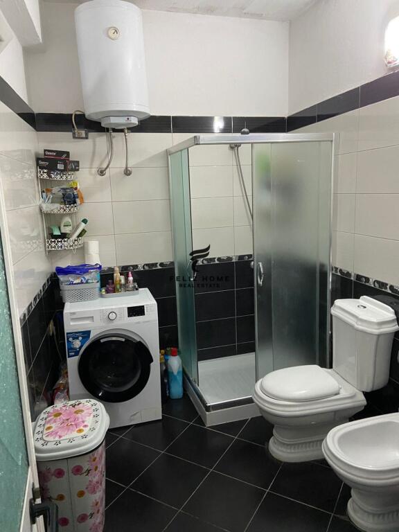 SHITET SHTEPI PRIVATE 100 M2 RRUGA BARDHYL 190.000 EURO
