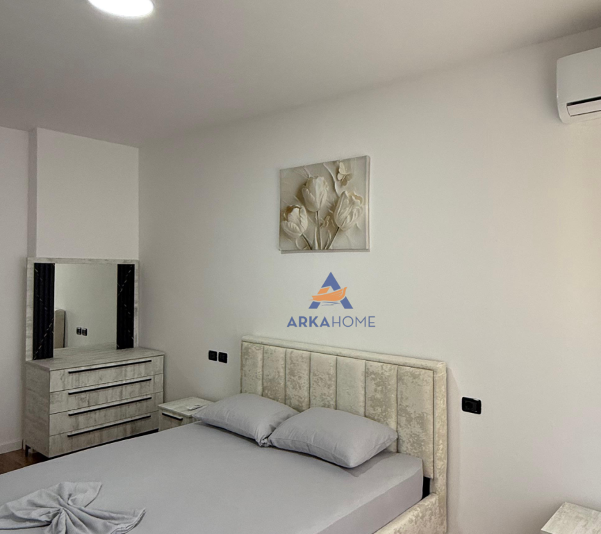 JEPET APARTAMENT ME QERA 1+1+BALLKON "VILA L 2021,UNAZA E RE" 450 EURO.
