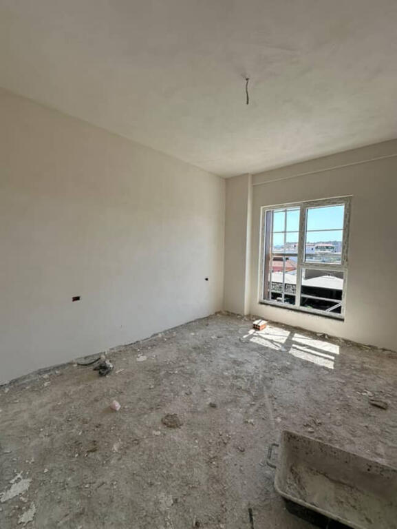 SHES APARTAMENT 2+1 BULEVARDI RI TIRANE