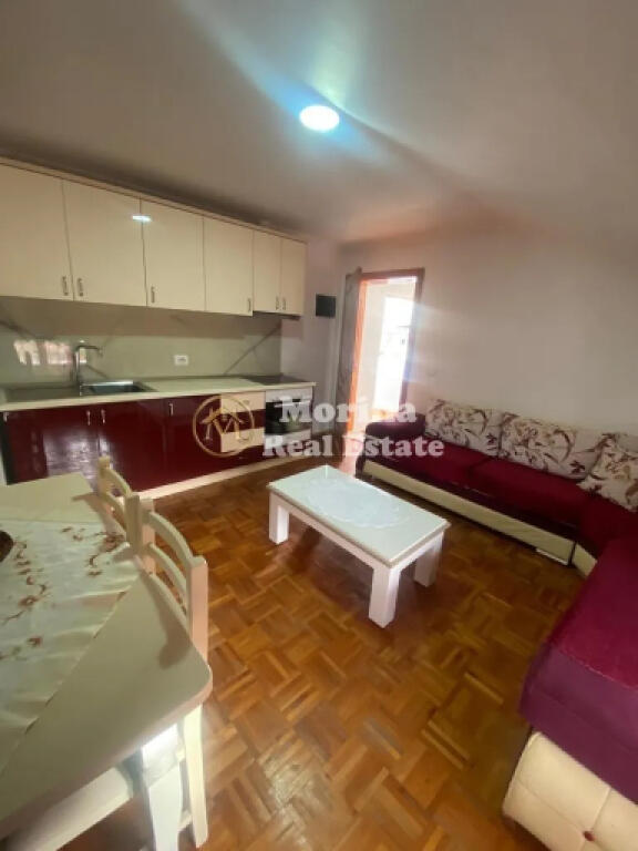 Agjensia Morina ofron në qera, pjesë vile, 1+1, Allias 350 Euro.