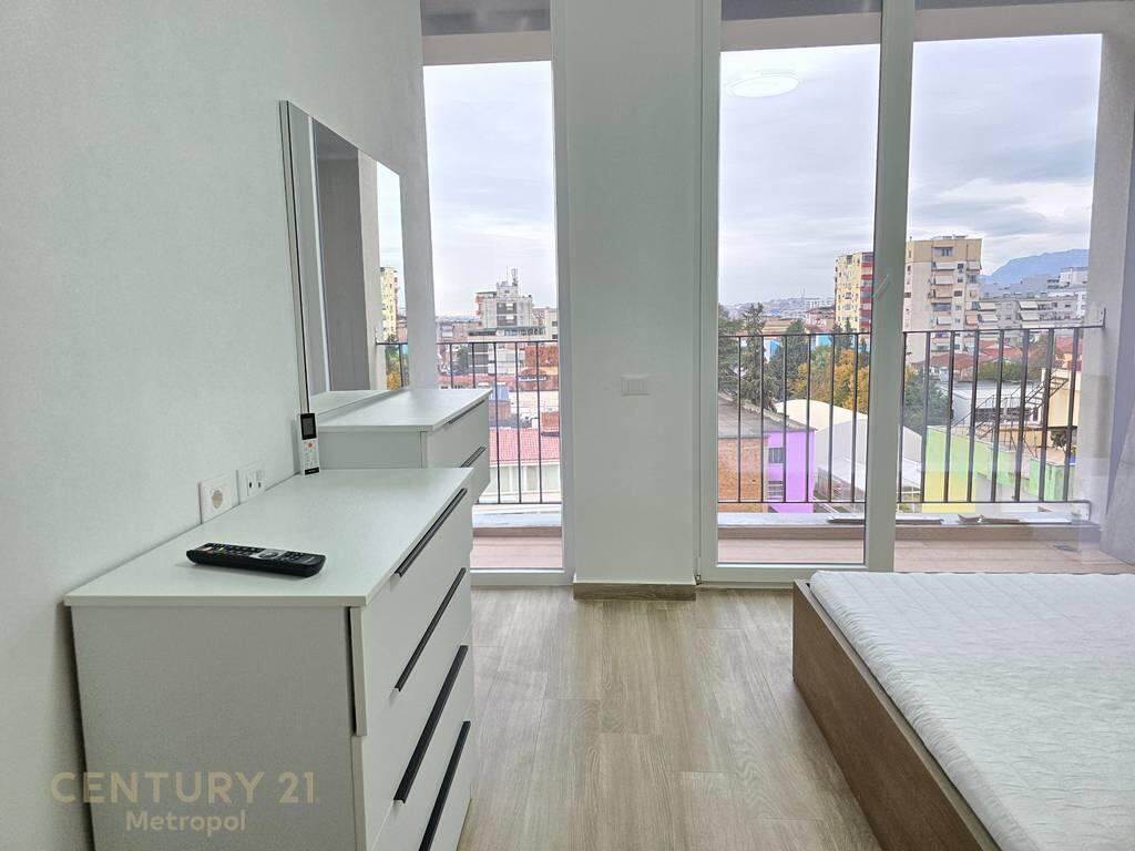 🏡 Apartment 2+1+2 with Parking Space for Rent – Pazari i Ri, Tirana