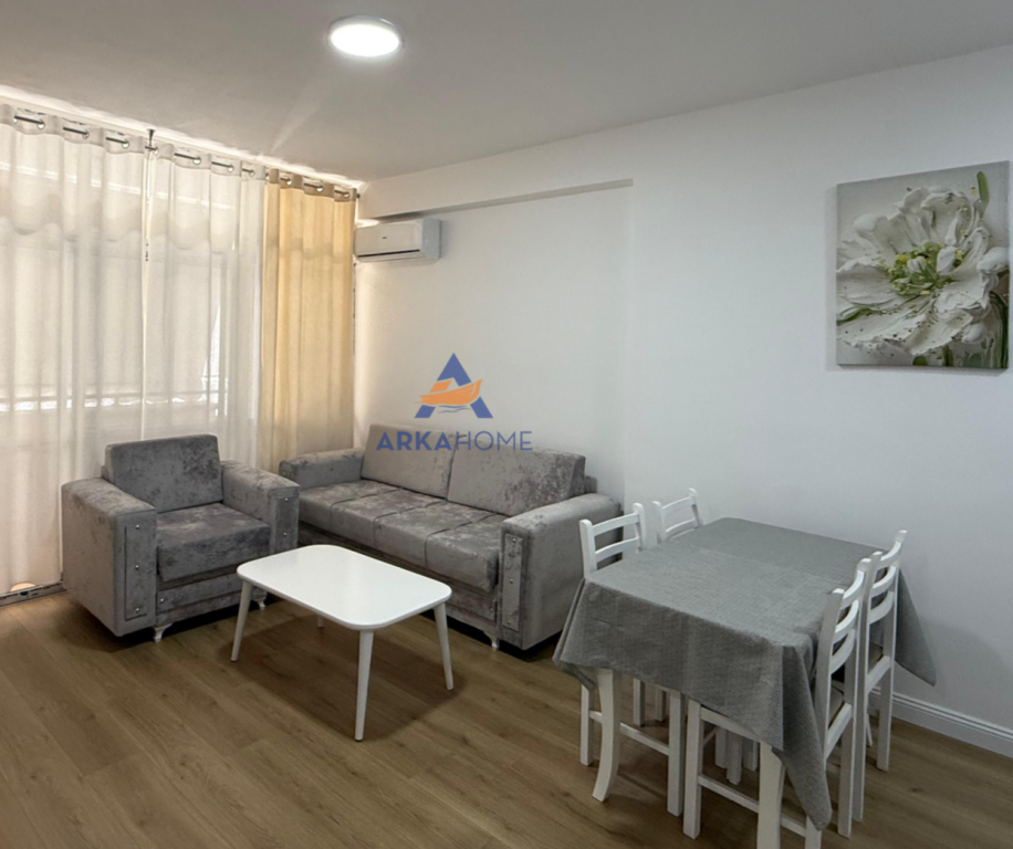 JEPET APARTAMENT ME QERA 1+1+BALLKON "VILA L 2021,UNAZA E RE" 450 EURO.