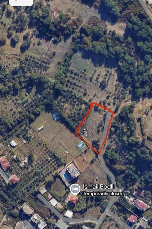 TRUALL PËR SHITJE 2500 M2 YZBERISHT 500.000 EURO