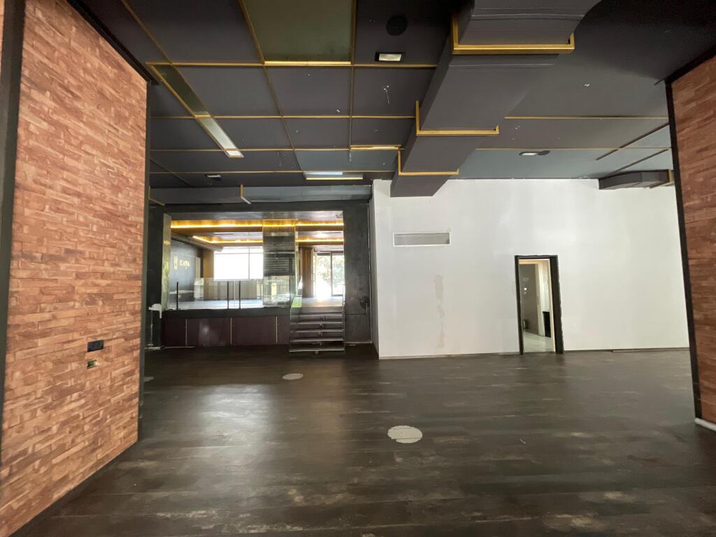 BUSINESS SPACE FOR RENT 440 M2 21 DECEMBER 4,000 EURO
