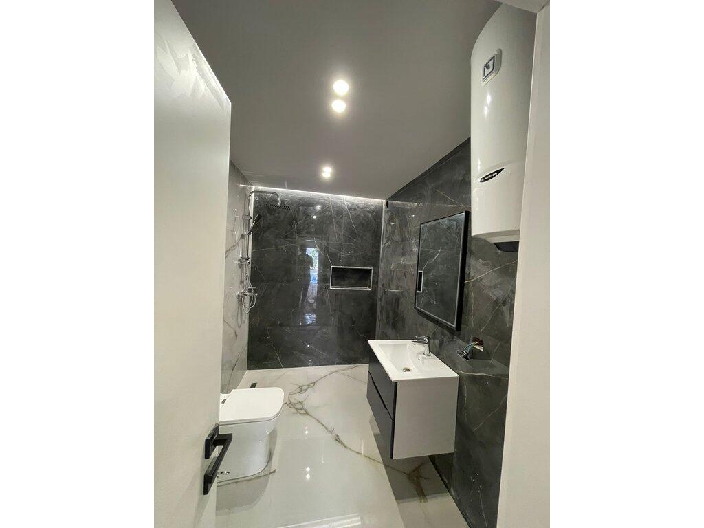 Shitet, Garsionere, Rruga e Elbasanit, Tirane