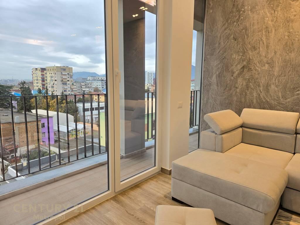 🏡 Apartment 2+1+2 with Parking Space for Rent – Pazari i Ri, Tirana