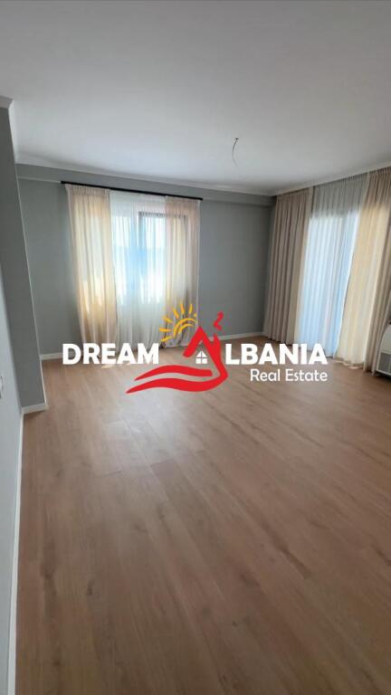 Appartamento/Ufficio 3+1+2 in affitto in Via Durresit vicino al Colosseo (ID 4231461).