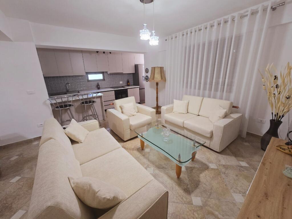 SUPER APARTAMENT ME QERA PRANE STADIUMIT DURRES
