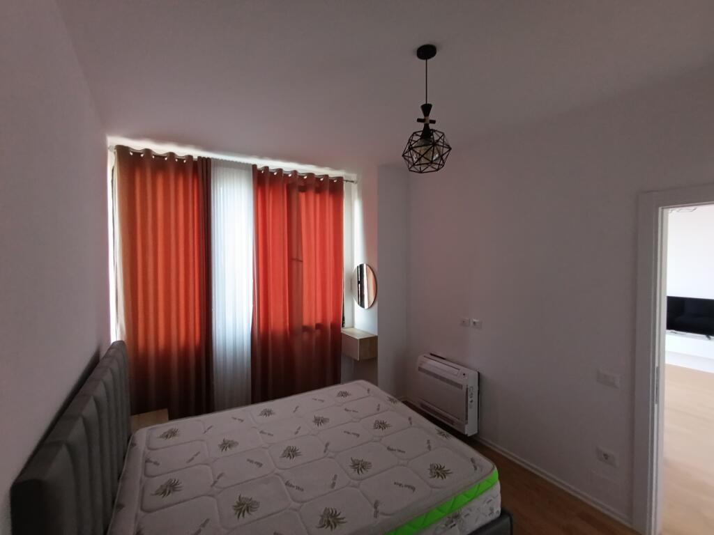 Jepet me qera apartament 2+1, Kristal Center