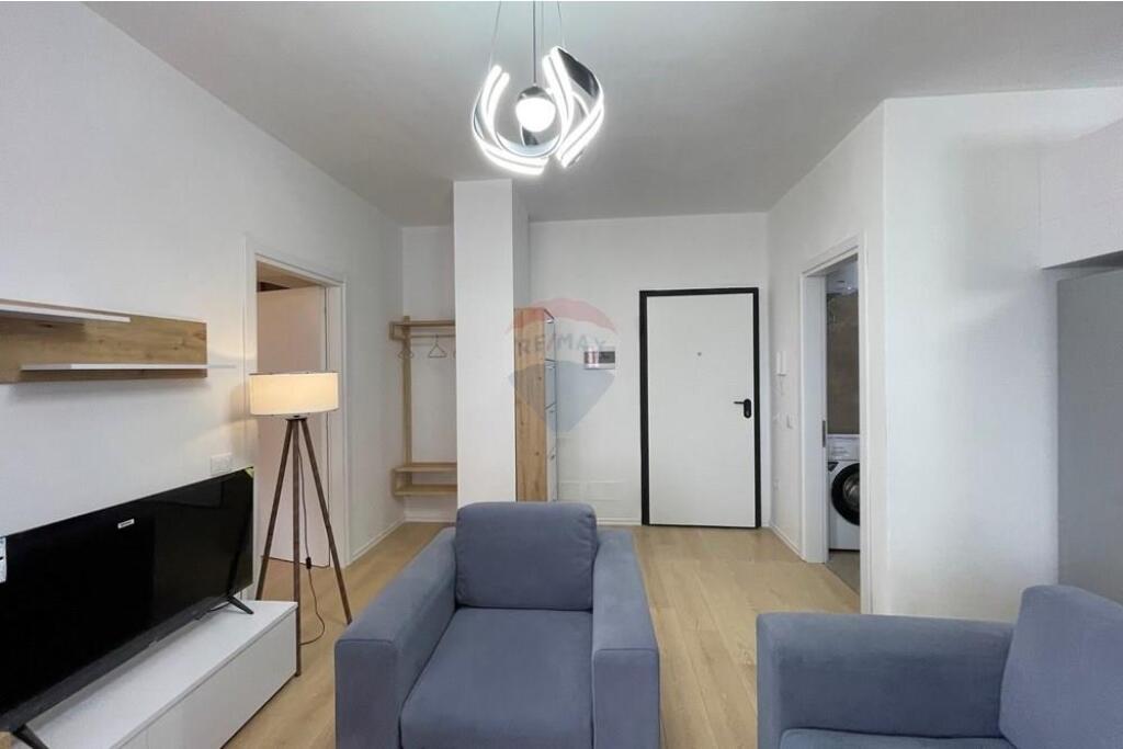 1+1 apartment for rent at Fusha e Aviacionit!