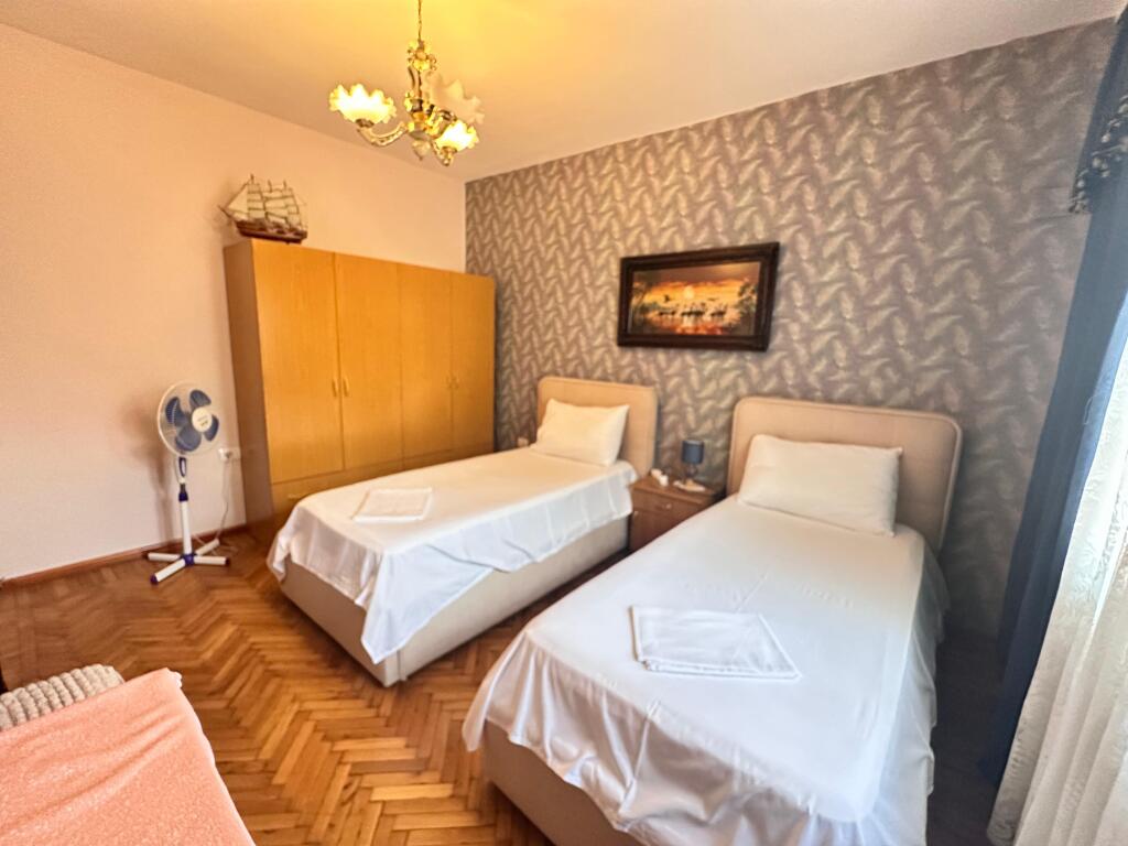 Apartament 1+1 për Shitje – Myslym Shyri (Përballë Vodafone)