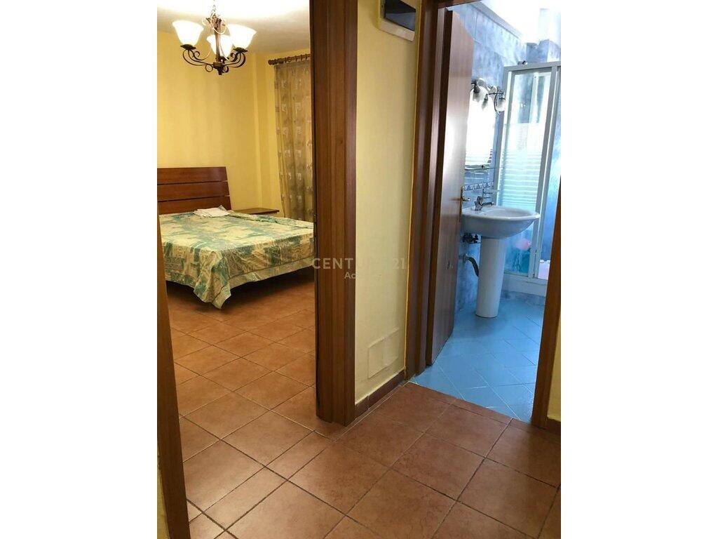 JAPIM ME QIRA APARTAMENT 1+1, RRUGA NDRE MJEDA!