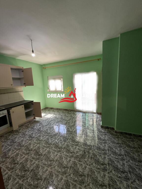 FOR SALE Apartment 3+1+2 in Komuna e Parisit, near Kristal Center, Tirana (ID: 4131459)