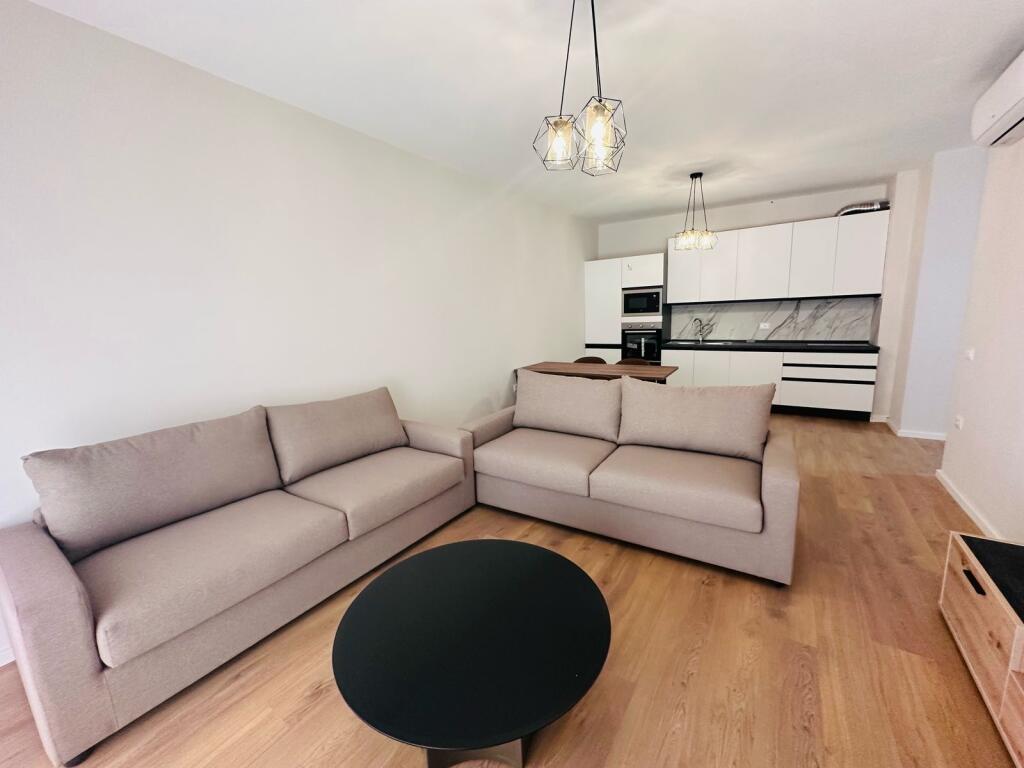 Jepet me qira 2+1+2+Parkim 650€ DON BOSKO TRIO TOWER