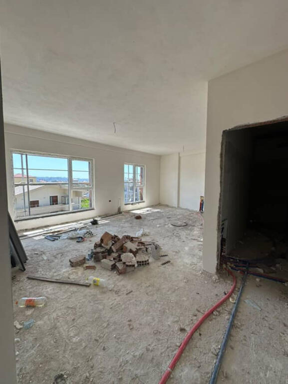 SHES APARTAMENT 2+1 BULEVARDI RI TIRANE