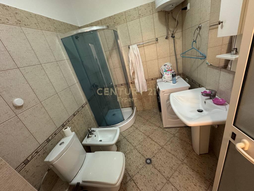 QERA TEK RADISSON HOTEL LIQENI I THATE!