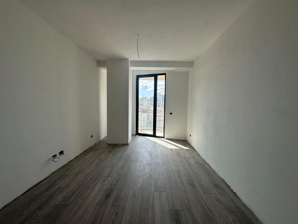Apartament 1+1 për Shitje – Zona Mine Peza