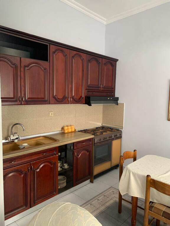 Apartamenti 2+1 për qira, Myslym Shyri, pranë Tajvan-it.