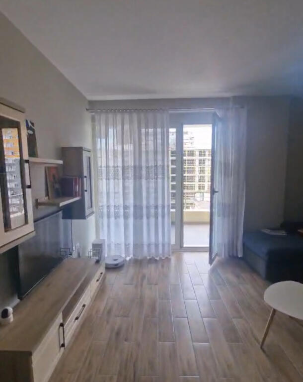 Appartamento 1+1 con parcheggio in affitto a FUSHA E AVIACIONIT 550€