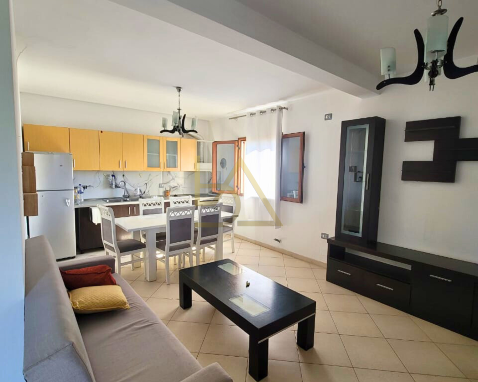 Una casa privata è in affitto sulla Spiaggia - Durrës!