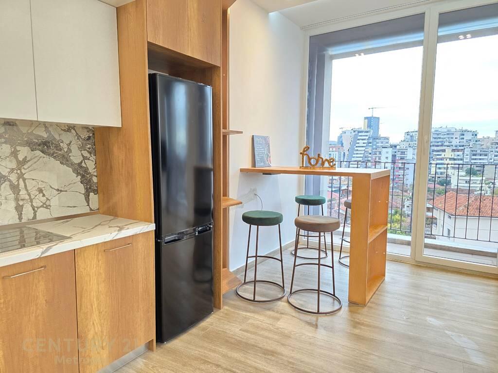 🏡 Apartment 2+1+2 with Parking Space for Rent – Pazari i Ri, Tirana