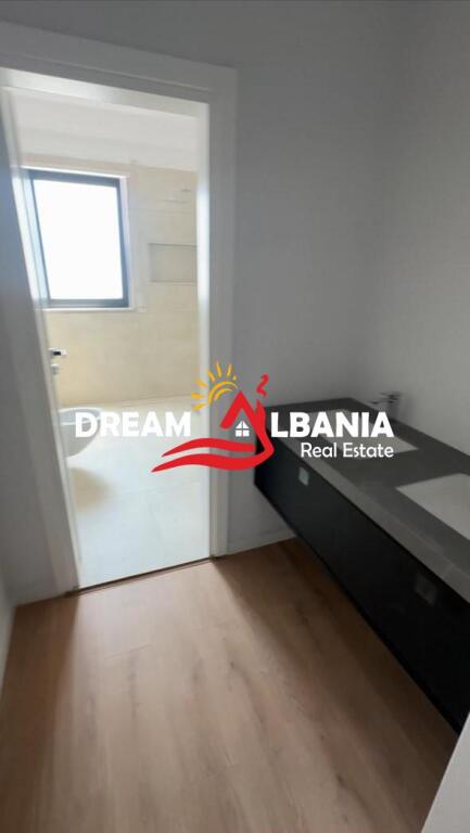 Appartamento/Ufficio 3+1+2 in affitto in Via Durresit vicino al Colosseo (ID 4231461).