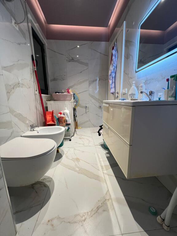 Shitet apartament 1+1 ne kompleksin "Green City" te Unaza e Re.