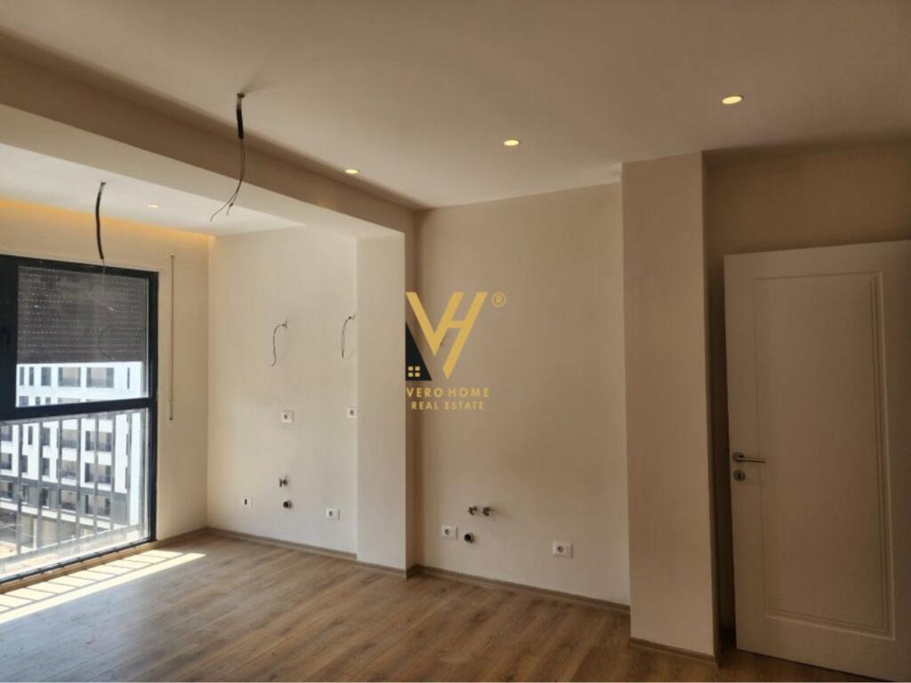 JEPET ME QERA AMBIENT 92 M2 NË BULEVARDIN E RI 500 EURO