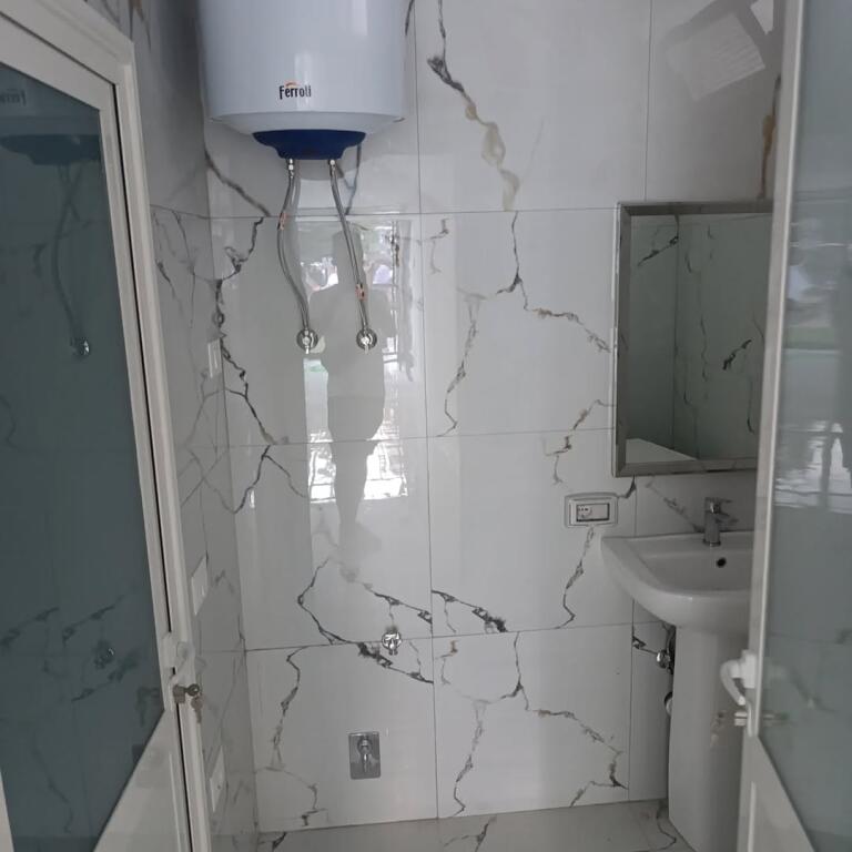 Ambient biznesi për qira, ish stacioni fundit i tr re