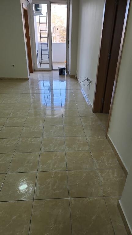 Appartamento per ufficio 3+1 in affitto in Bulevard Gjergj Fishta!